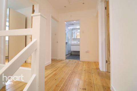 4 bedroom terraced house to rent, Malvern Way, LONDON