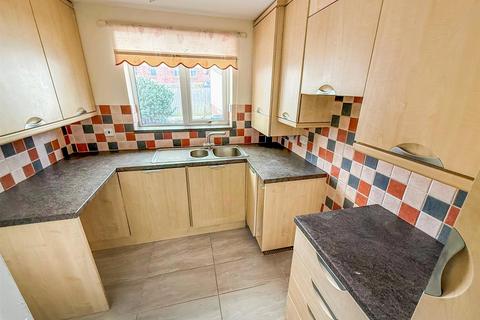 2 bedroom detached bungalow for sale, Maplehurst Drive, Oswestry