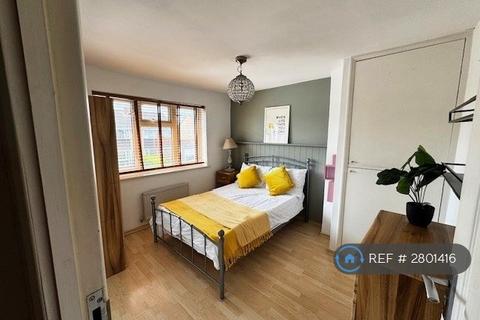1 bedroom in a house share to rent, Anderson Drive, Ashford, TW15