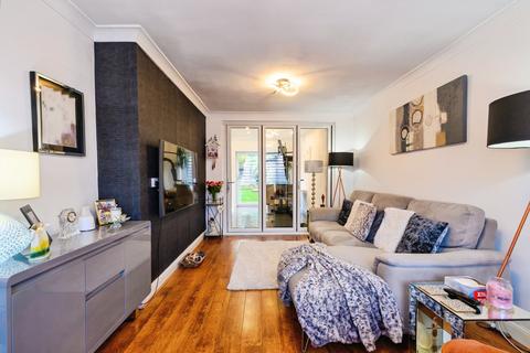 3 bedroom semi-detached house for sale, Southwood Drive, Manchester, M9