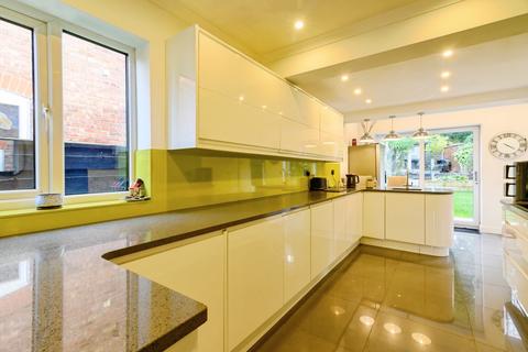 3 bedroom semi-detached house for sale, Southwood Drive, Manchester, M9