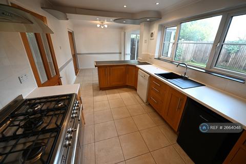 3 bedroom detached house to rent, Dolphin Hill, Winchester, SO21