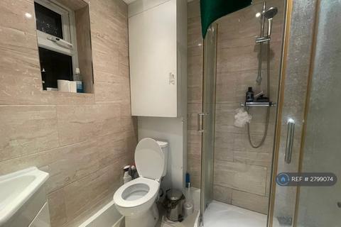 4 bedroom terraced house to rent, Maiden Road, London, E15