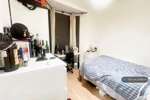 4 bedroom terraced house to rent, Maiden Road, London, E15