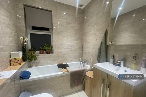 4 bedroom terraced house to rent, Maiden Road, London, E15