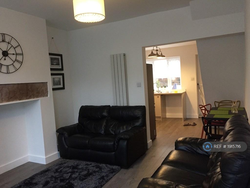 Living Area Towards Kitchen And Rear
