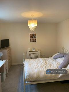 1 bedroom in a flat share to rent, School Meadow, Guildford, GU2