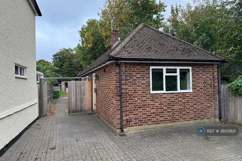 1 bedroom bungalow to rent, Claygate Lane, Thames Ditton, KT7