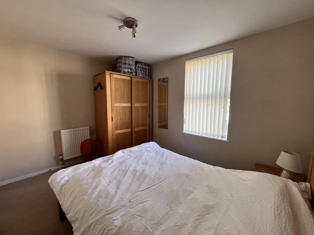 Bedroom (view2)