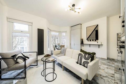 2 bedroom flat for sale, Burns Road, London NW10