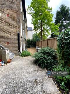 2 bedroom flat to rent, Outram Road, Croydon, CR0