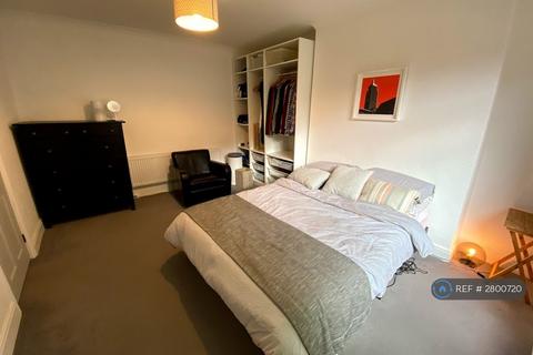 2 bedroom flat to rent, Outram Road, Croydon, CR0