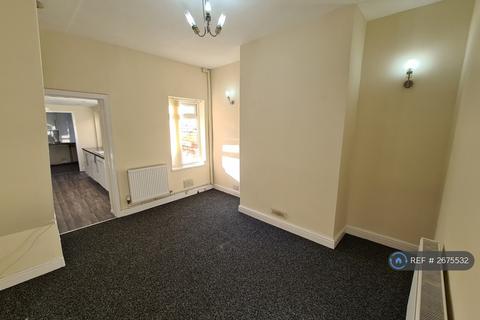 2 bedroom terraced house to rent, Hinde Street, Manchester, M40