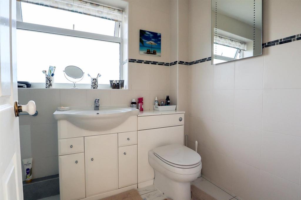 Shower room (2).jpg