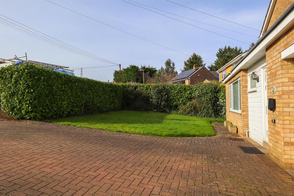 Front garden.jpg