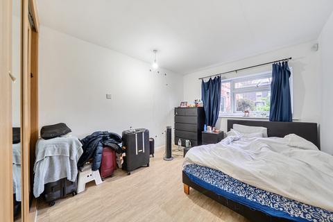 undefined, Willow Court, Willow Bank