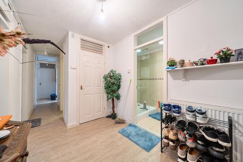 undefined, Willow Court, Willow Bank