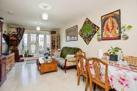 2 bedroom apartment for sale, Colnhurst Road, Watford