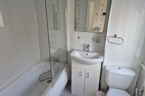 2 bedroom house to rent, Bodmin Square, Sunderland