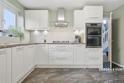 4 bedroom detached house for sale, Butts Paddock, Rochford SS4