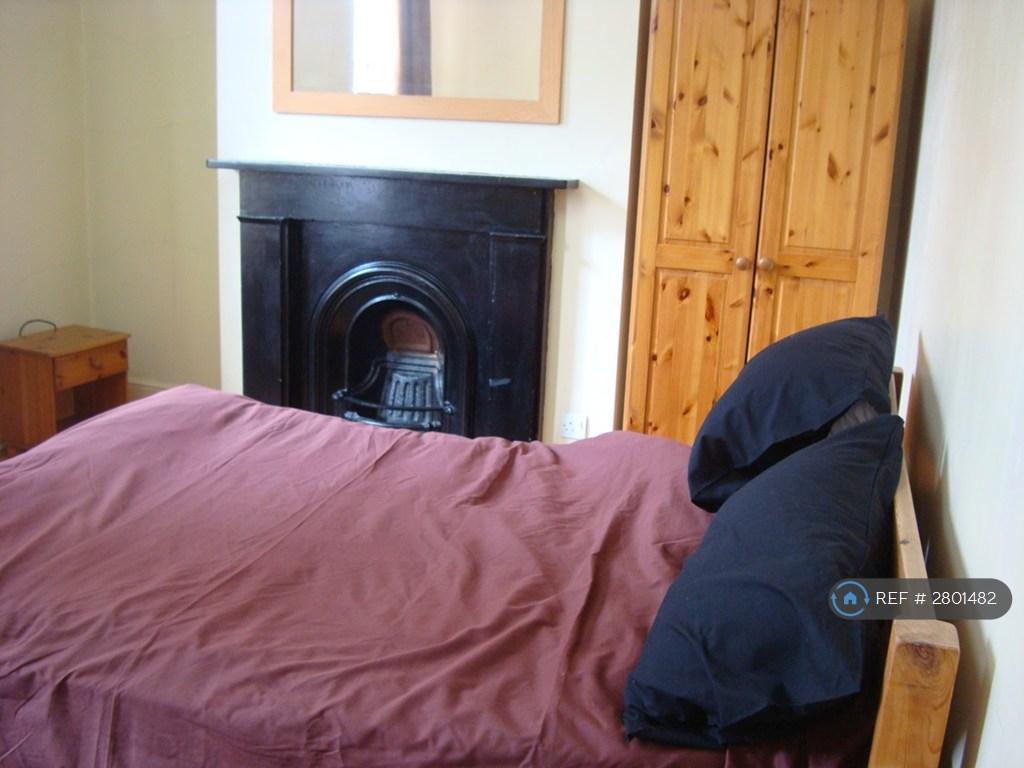 Bedroom 1 Pic 1
