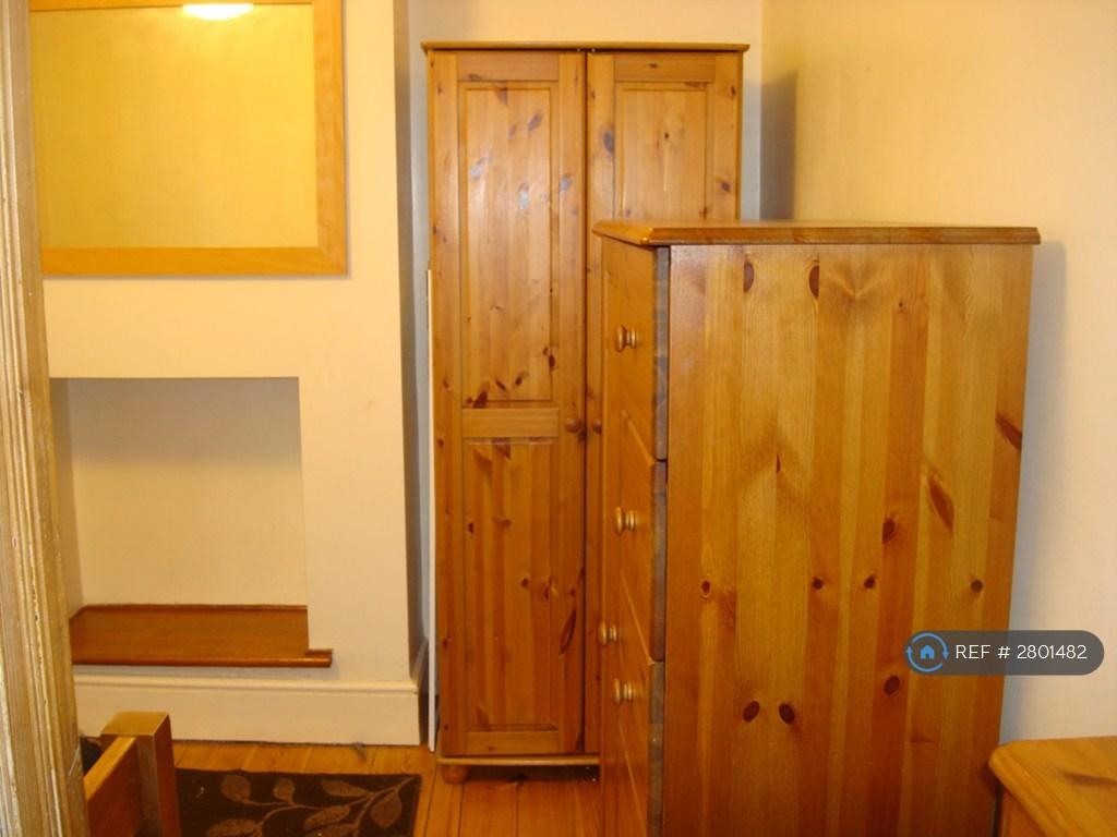 Bedroom 3 Pic 2