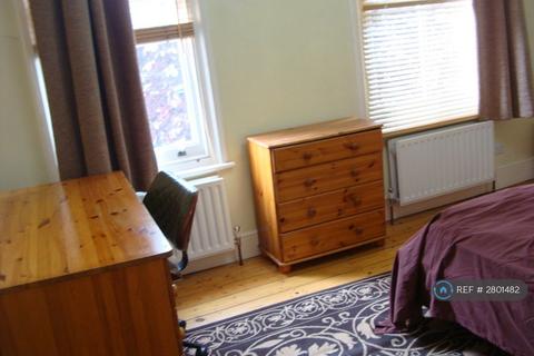 3 bedroom terraced house to rent, Morley Avenue, London, N22