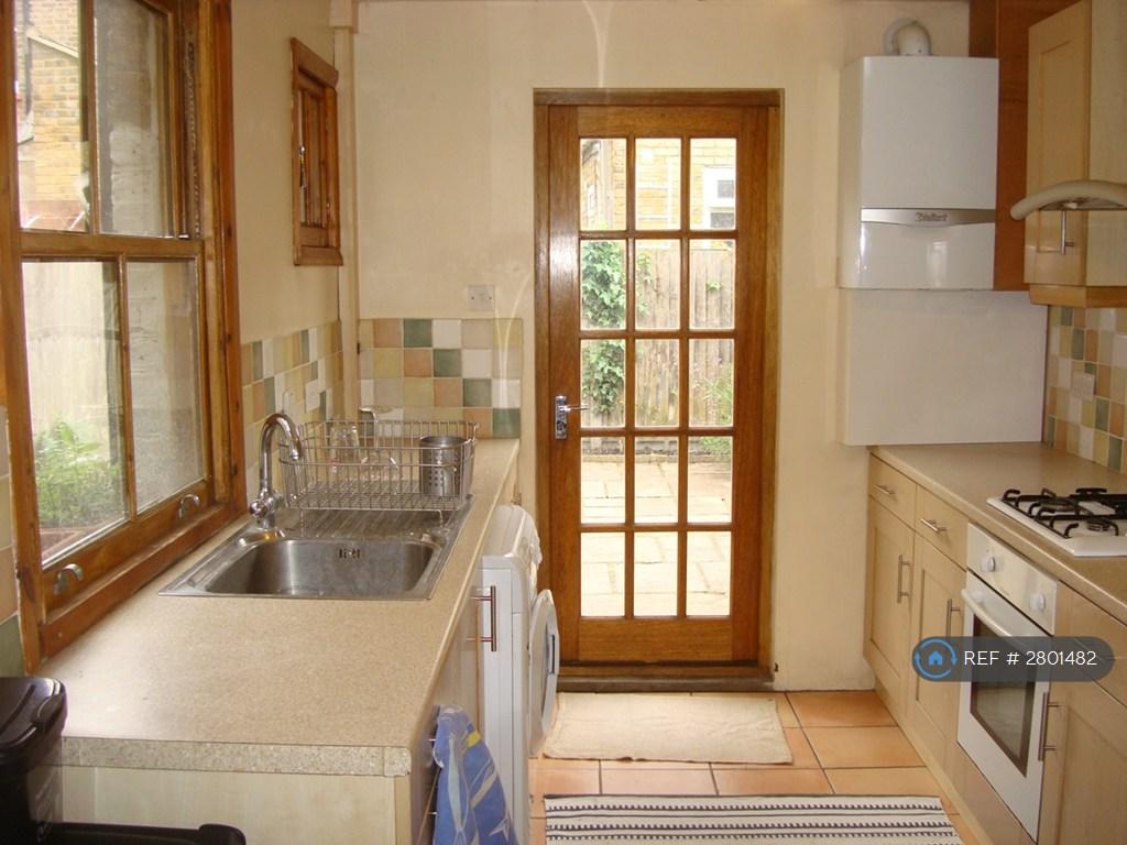 Kitchen Pic 1