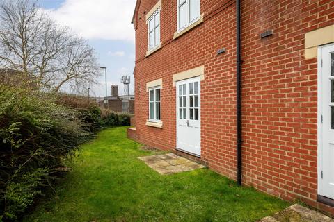 2 bedroom flat for sale, Charter Gate, Boltro Road, Haywards Heath