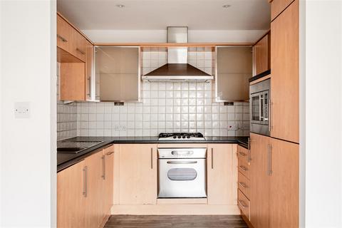 2 bedroom flat for sale, Charter Gate, Boltro Road, Haywards Heath