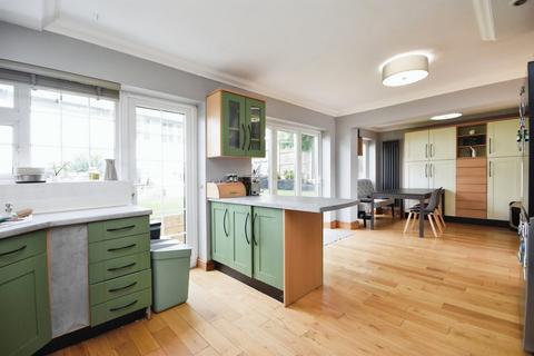 4 bedroom detached house for sale, Stuart Way, Billericay