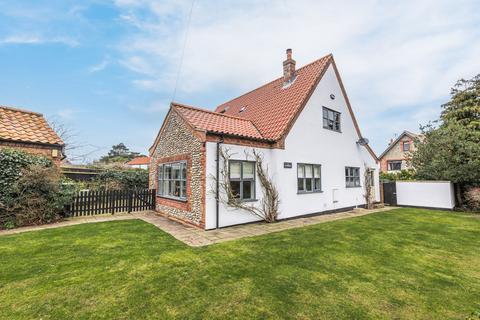 3 bedroom detached house for sale, Spacious and Flexible Home in Blakeney