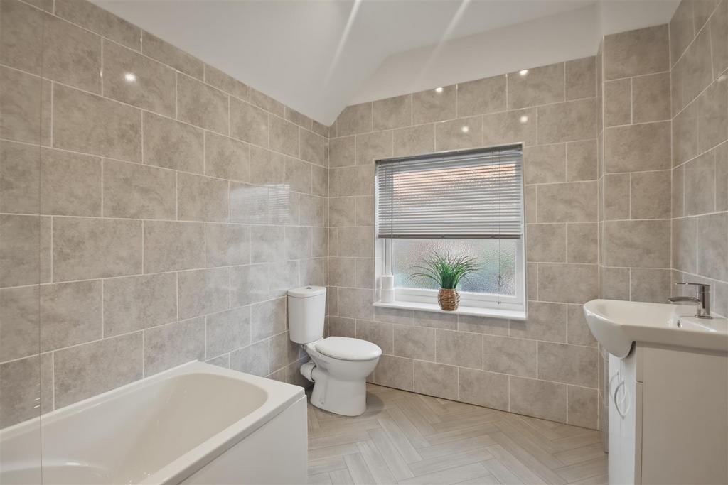 Bathroom (6).jpg
