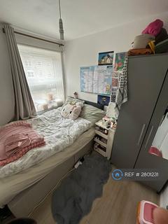 2 bedroom flat to rent, Weavers Way, London, NW1
