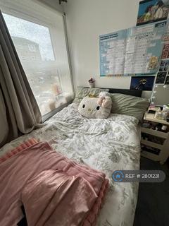 2 bedroom flat to rent, Weavers Way, London, NW1