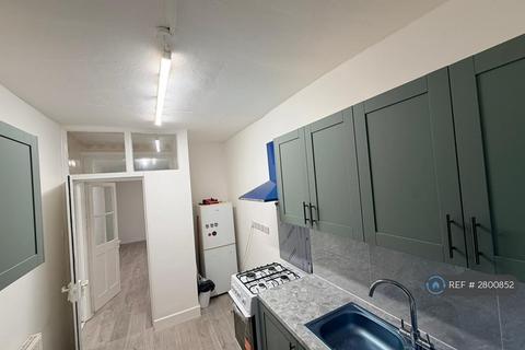 2 bedroom flat to rent, Lausanne Road, London, N8