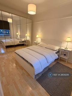 2 bedroom terraced house to rent, St Johns Wood High St, London, NW8