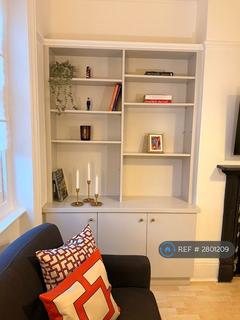 2 bedroom terraced house to rent, St Johns Wood High St, London, NW8