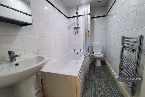 3 bedroom flat to rent, Lower Broughton Road, Salford, M7
