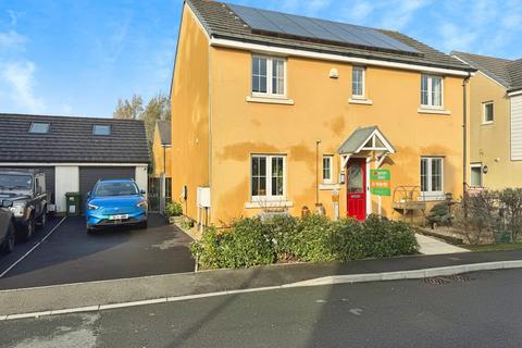 4 bedroom detached house for sale, Rhes Brickyard Row, Llanelli