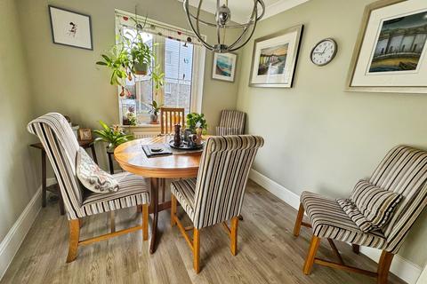 4 bedroom detached house for sale, Rhes Brickyard Row, Llanelli
