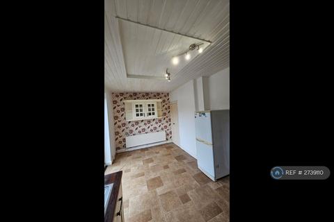 2 bedroom semi-detached house to rent, Tennyson Road, Stockport, SK5