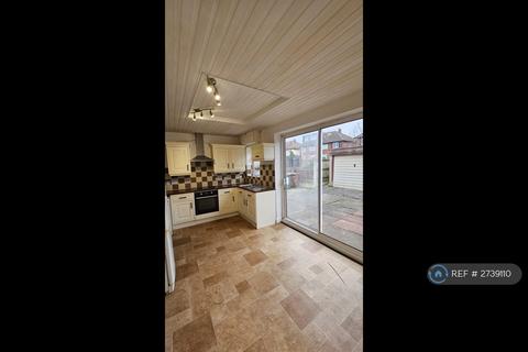 2 bedroom semi-detached house to rent, Tennyson Road, Stockport, SK5