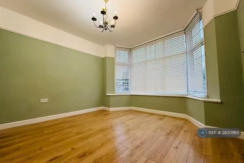 4 bedroom semi-detached house to rent, Angus Gardens, London, NW9