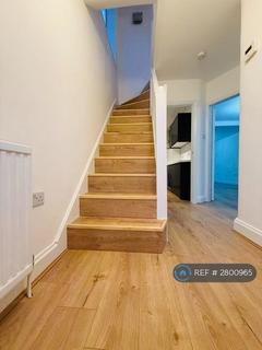 4 bedroom semi-detached house to rent, Angus Gardens, London, NW9
