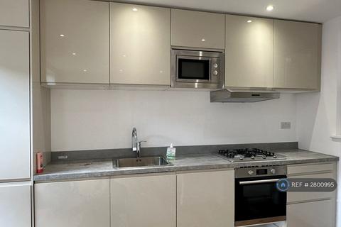 2 bedroom flat to rent, Audley Road, London, NW4