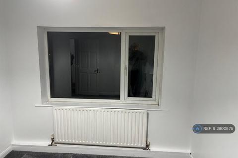 2 bedroom semi-detached house to rent, Stanage Rise, Sheffield, S12