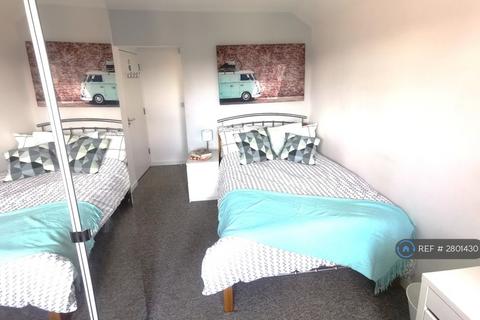 undefined, Green Road, Swindon, SN2