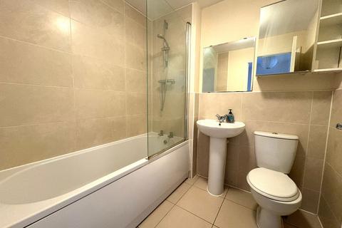 2 bedroom terraced house for sale, Linnet Road, Bodicote, Banbury