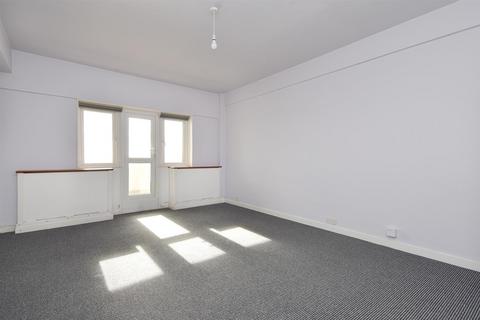 1 bedroom flat for sale, Marine Court, St Leonards on Sea TN38